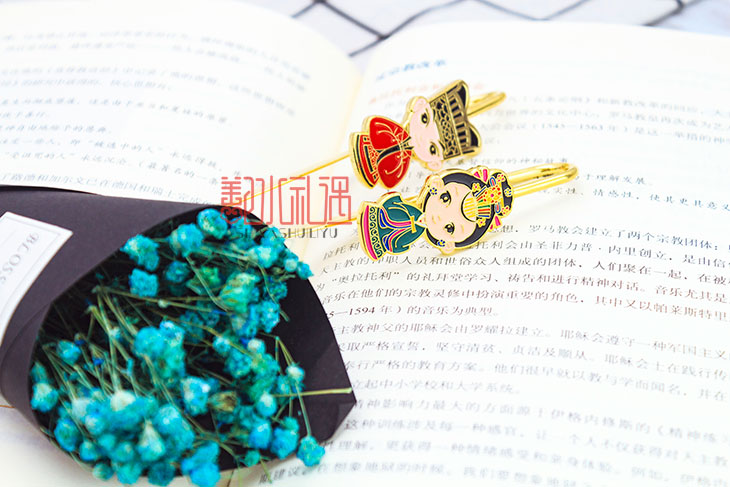 如何定制可爱的卡通造型纪念品