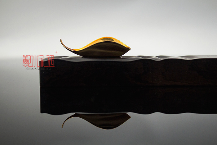 定制纪念品，金属和红木更配哦