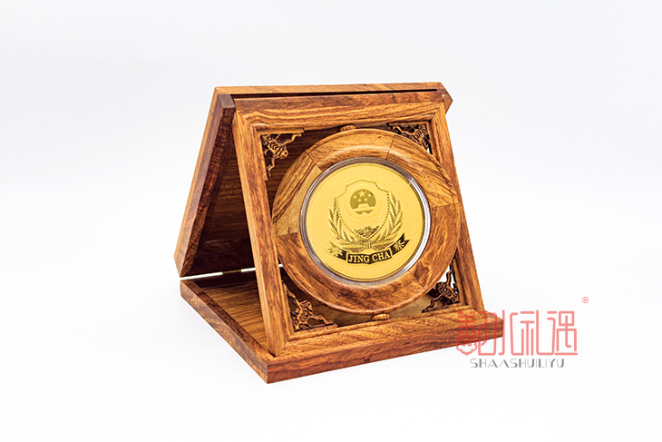 用红木摆件来增加生活品质