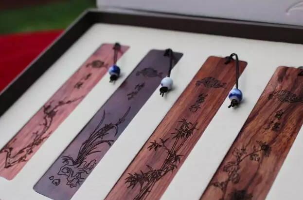 鄯水礼遇红木纪念品上线