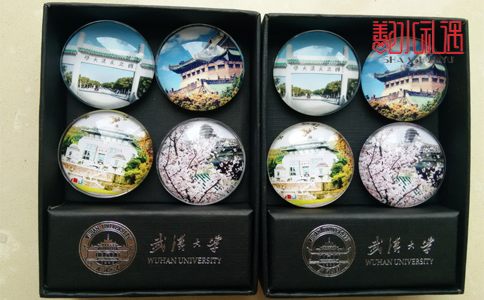 高校纪念品定制选择鄯水礼遇的好处！