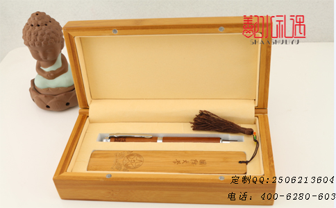国防大学定制校园纪念品-木质笔+书签出货