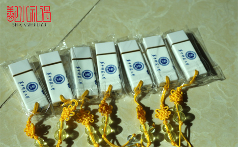 畅销高校纪念品,选择鄯水礼遇