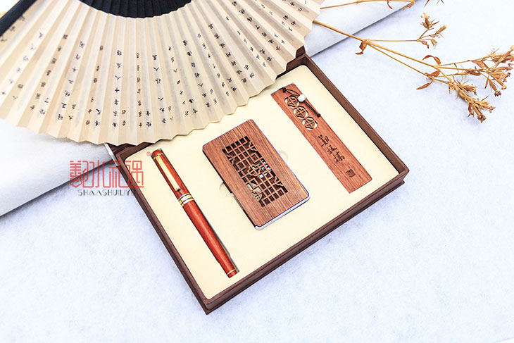 纪念品定制需要内外兼修