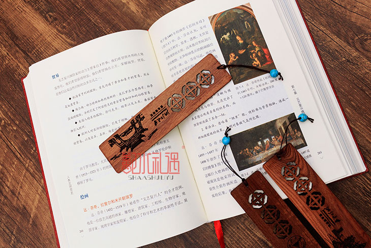 高校选有学术气息的纪念品