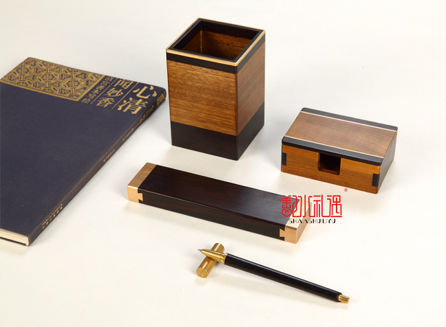 鄯水礼遇谈论纪念品的应用含义与作用