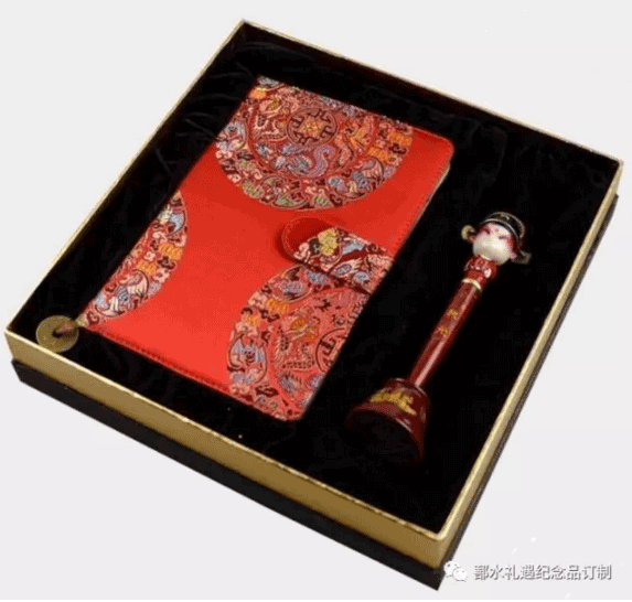 文创旅游纪念品，采用不一样的中国红