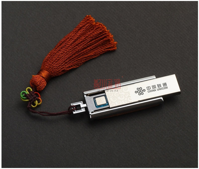 中国联通为红木U盘纪念品倾心而来