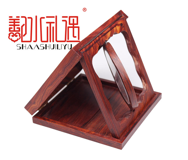 我们怀揣着彼此的情谊，迎接下一个同学相聚。